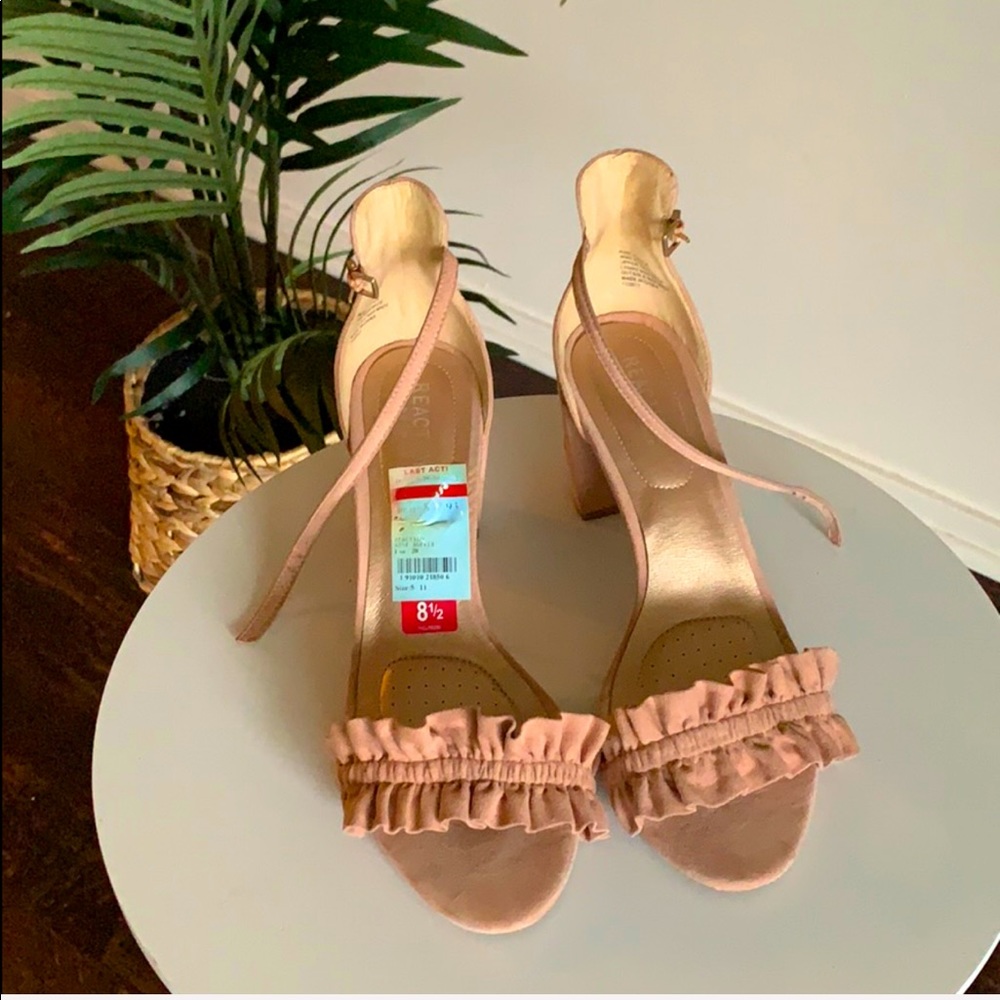 Reaction Kenneth Cole Sandals